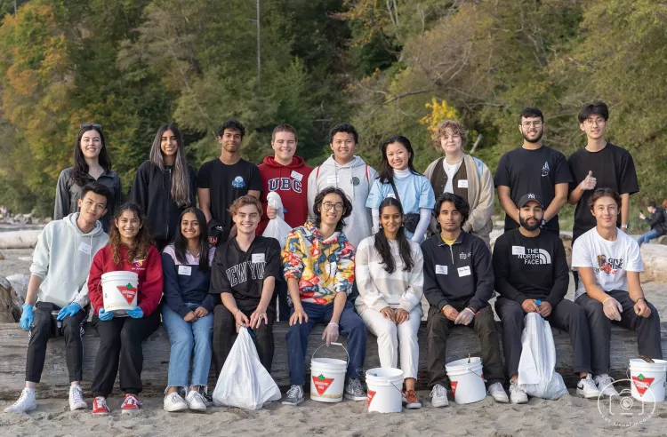 The volunteers from UBC Sauder at the Ocean Wise shoreline clean-up in collaboration with CUS Sustainability