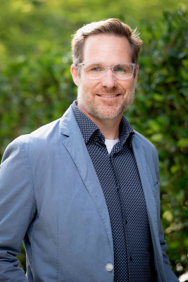 Evans_Headshot_2025Sep